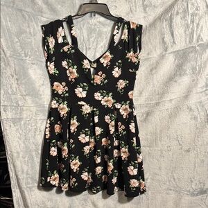 Mine Floral‎  Black Dress women’s xl decorative front back & sleeves short midi